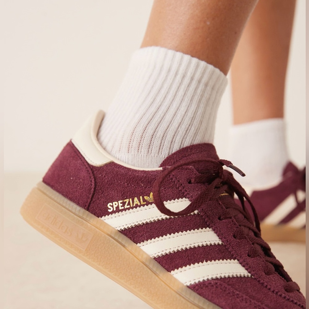 adidas Originals Handball Spezial sneakers in burgundy - Picture 2 of 15